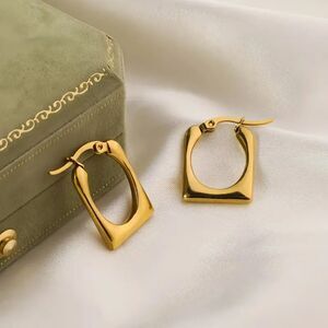 "Ryan" Bold Square Hoop Geometric Earring